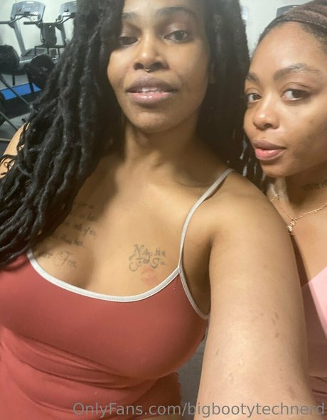 bigbootytechnerd model sexy image