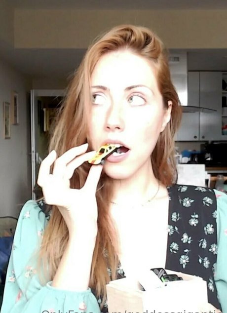 goddessgigantic top model img