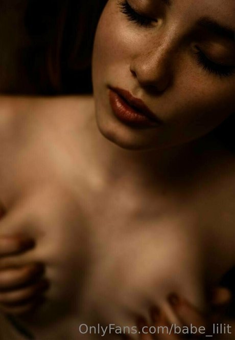 babe lilit adult model pictures