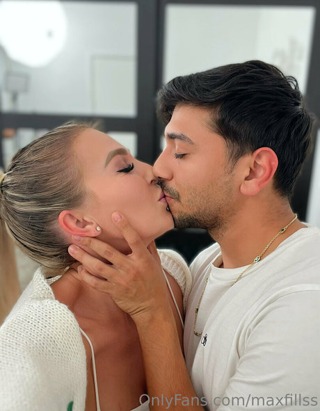 maxfillss top star img