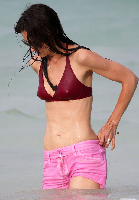 lesbian fingering onlyfans hot nude images