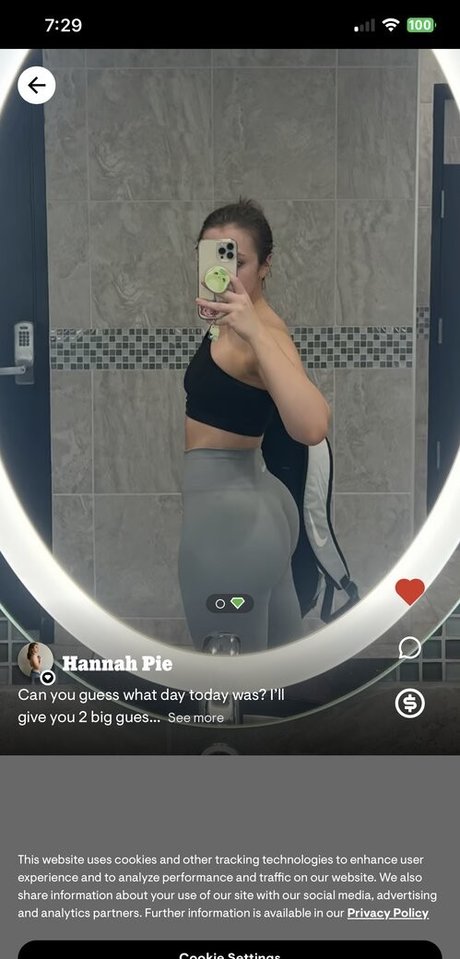 Shortypie erotic model picture