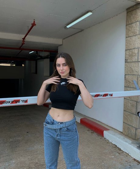 Effy Palarya actress picture