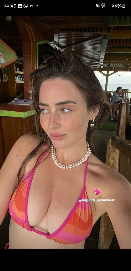 Effy Palarya art star pics