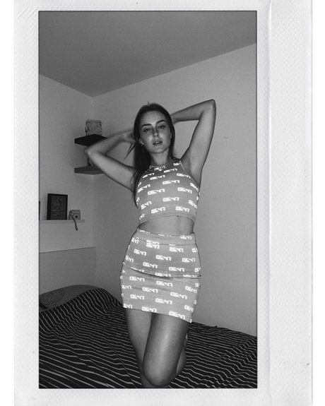 female popular onlyfans hot nude image