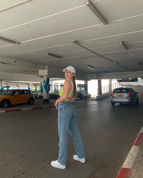 Effy Palarya art actress pics