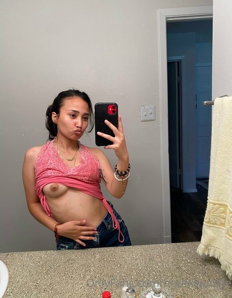 hotinlejungle xxx model photo