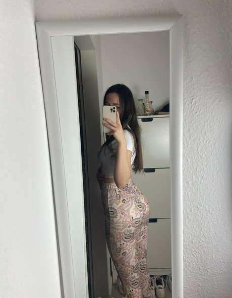 leyla free actress image