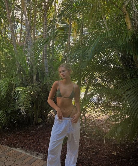 goth threesome onlyfans perfect photos