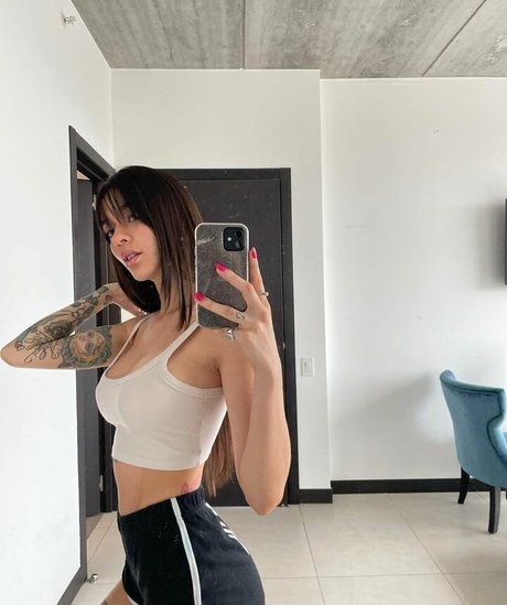 janadeoliveira_ star exclusive gallery