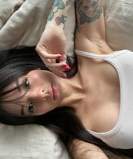 janadeoliveira_ high quality model photo