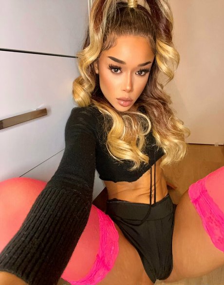 xxxshapeshifter top actress gallery