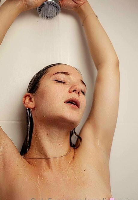 caroline miss star best picture