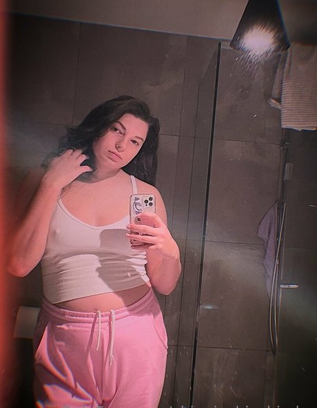 chippiechipsbimbo pornstar photo