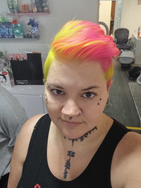 Satania hot model galleries