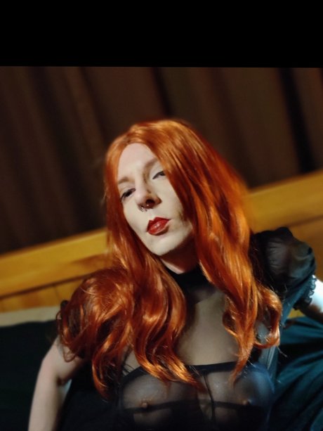 Sara Nous art star pics