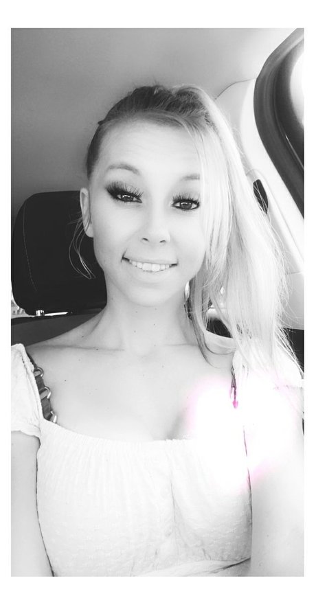 Sarah Knoxxx pornstar hot gallery