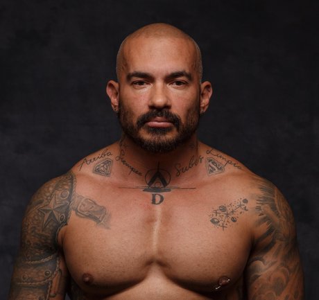 Santi Noguera model pretty galleries