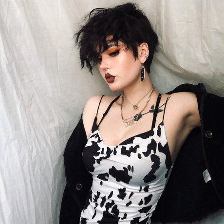 xknifeplay model sexy pics