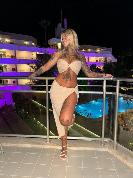 Scarlet Black_ top actress pics