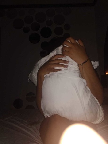 sb mar r model naked photos