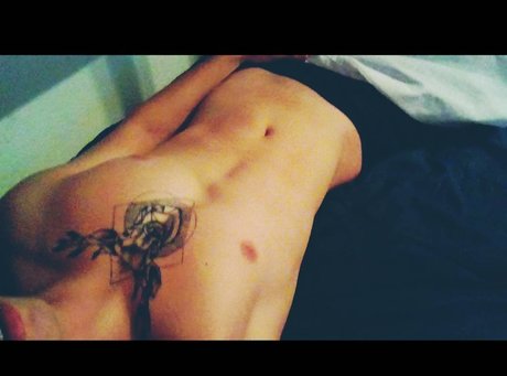 Nicol s D_ naked star photos