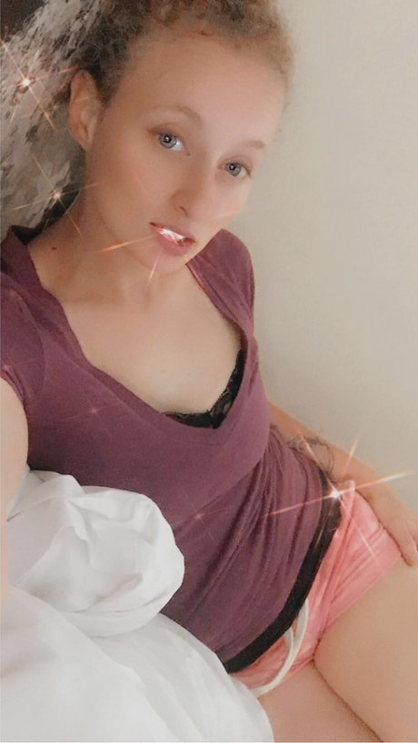 Alishia Gibson model hot img