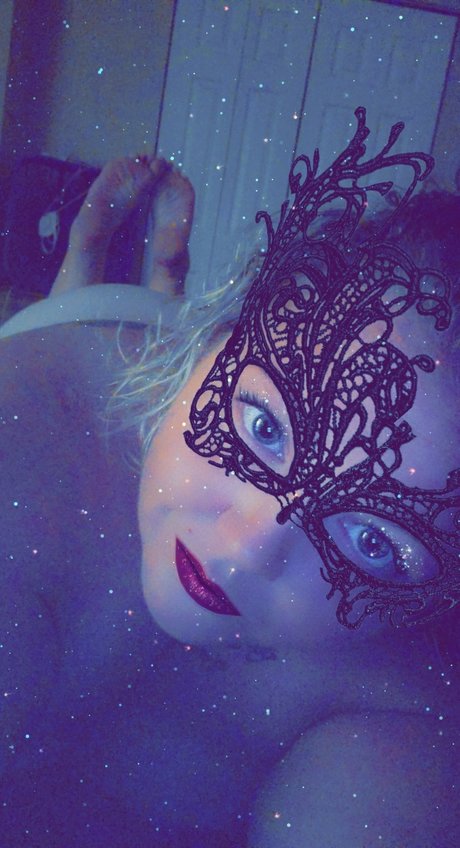 Thic Fox pornstar pretty archive