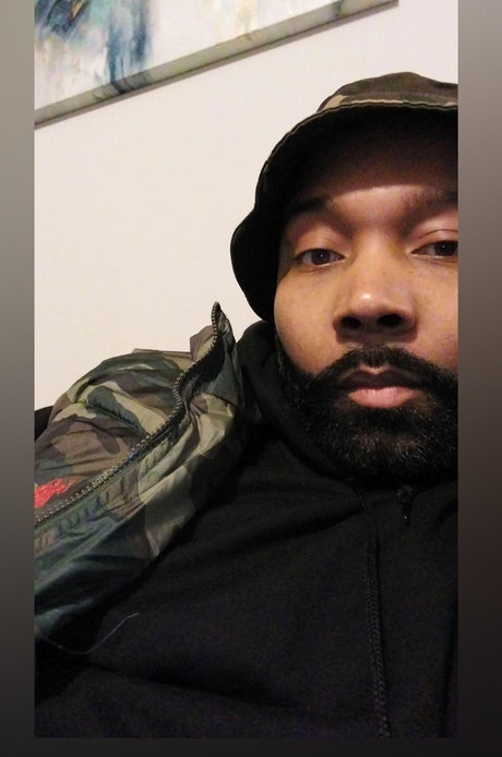 Cleaves Leder art star pic