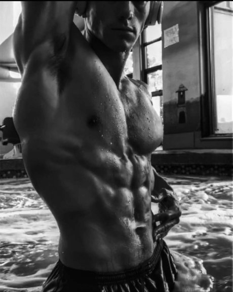 Itallionstallion_ pornstar naked image