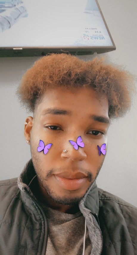 mirror onlyfans beautiful pictures