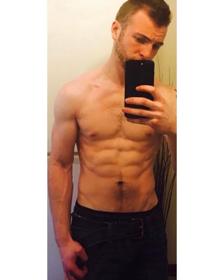 ZackThrowingBack xxx model image