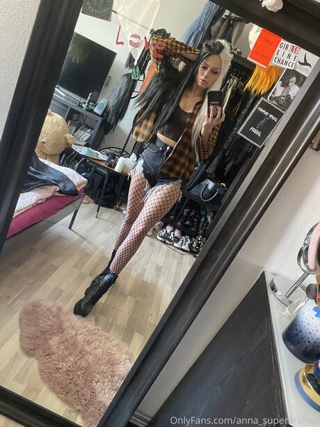 Superbia model high quality pics