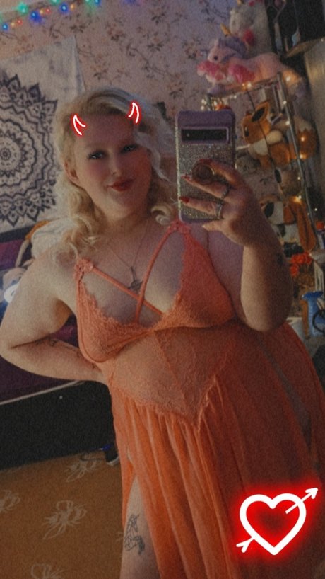 Taryn_ nude pornstar img