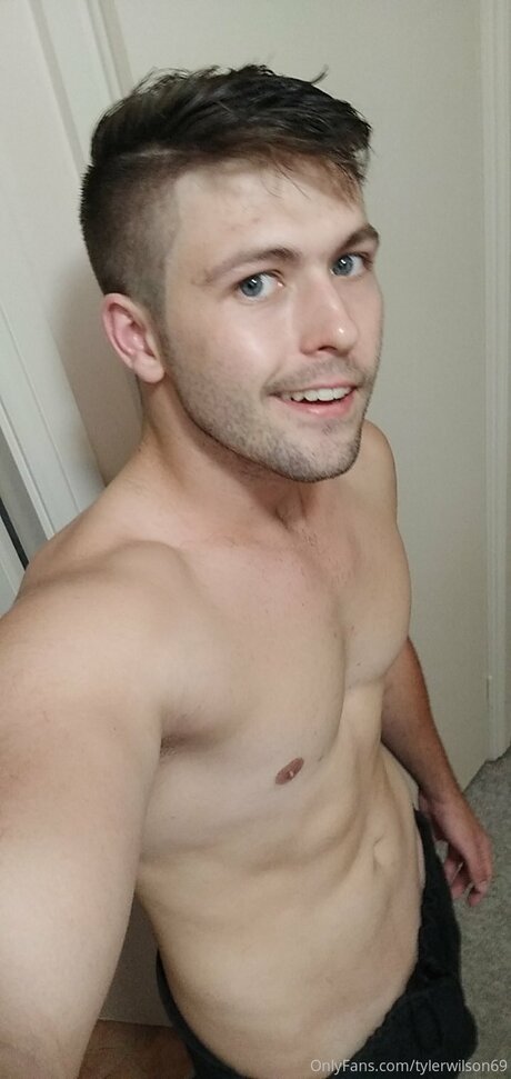 Tyler Wilson art model photos