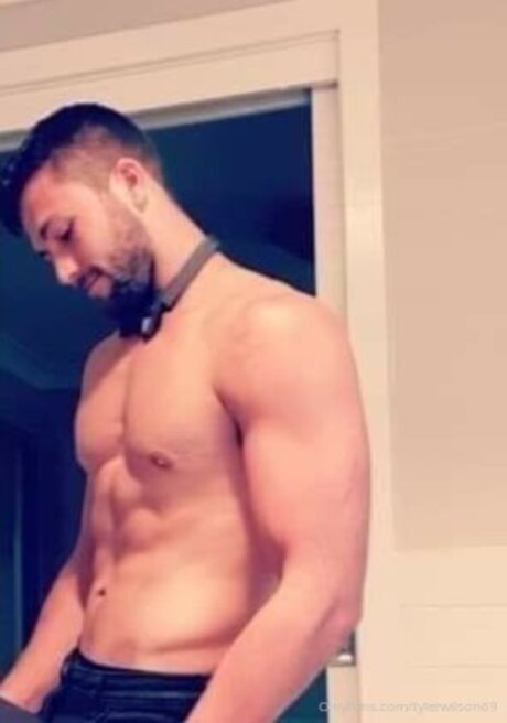 Tyler Wilson star xxx pic