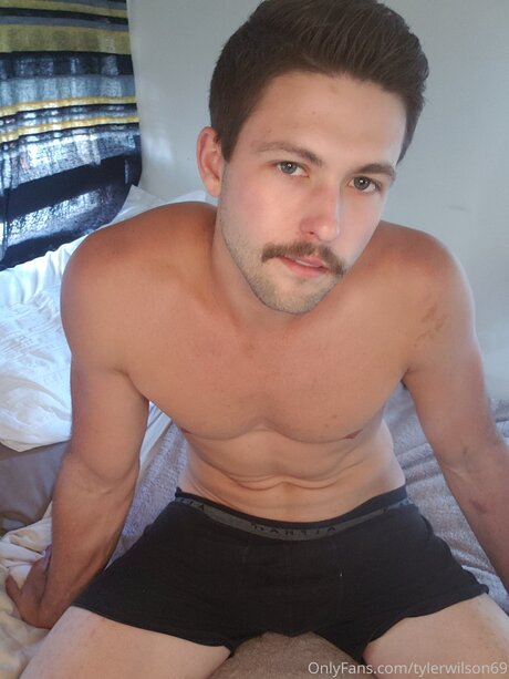 Tyler Wilson top star picture