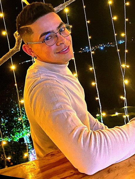 fresneda model pretty picture