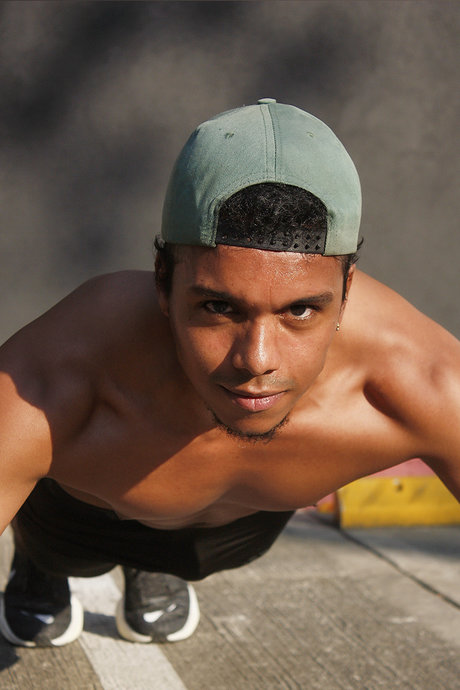 _L A T I N L I C I O U X_ hot star img