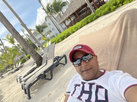 Adalberto pe a A model naked pic