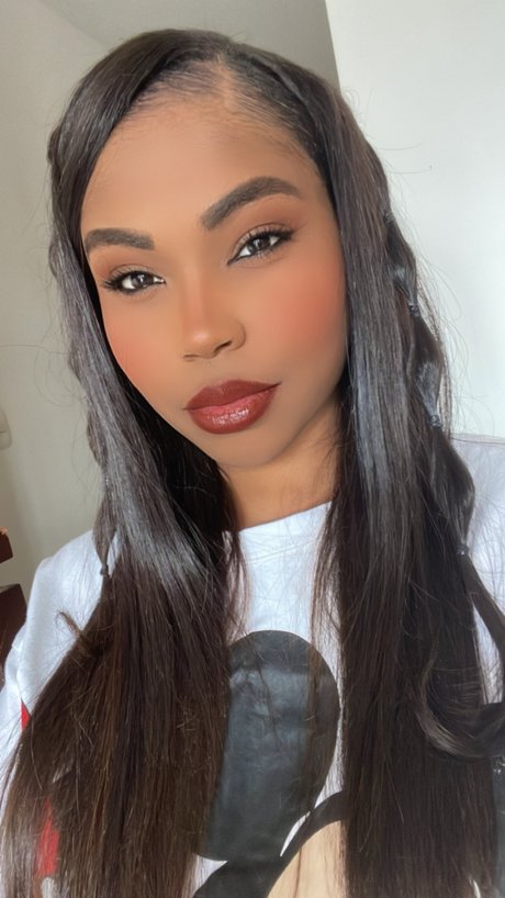 Laura hernandez erotic actress photos