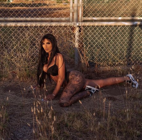 Montana Daniel model adult pictures