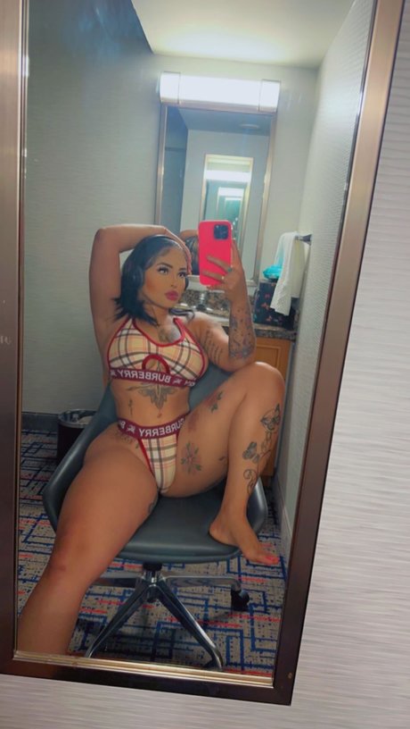 The queen model perfect gallery