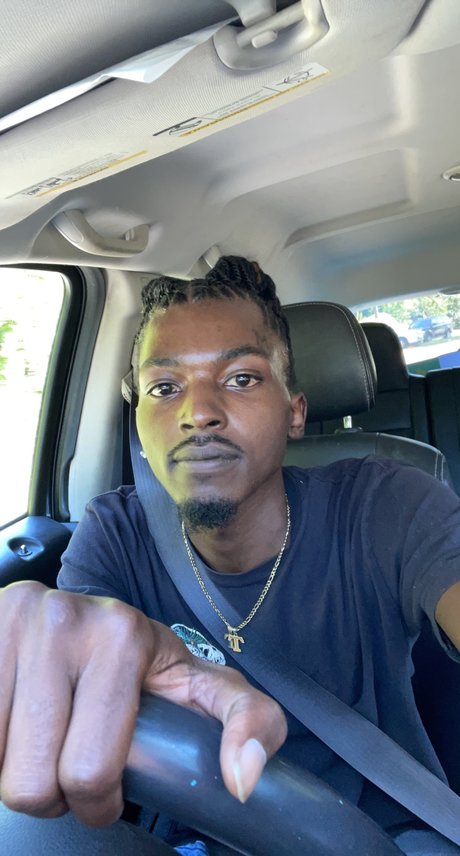 iKickClouds porn model photo