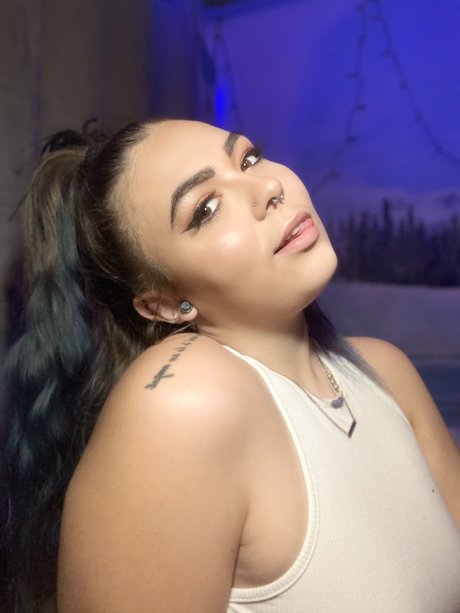 Adrienne Blair star hd pictures