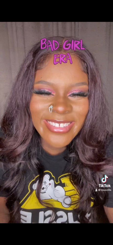 Lady Ru adult model picture