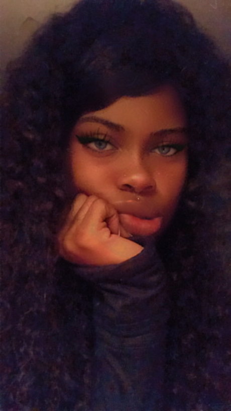 S O L I T A B O M B S H E L L S pornstar adult images