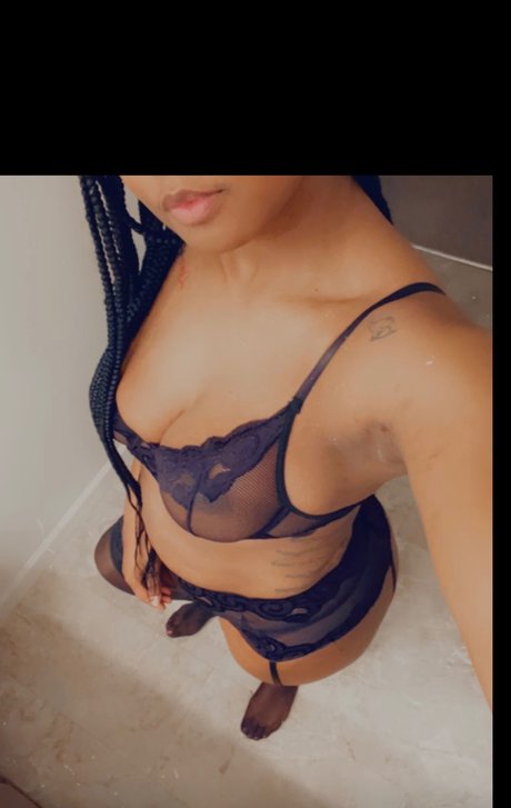 Paula P adult model pic