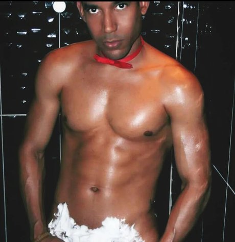 Amoremorenito naked pornstar img