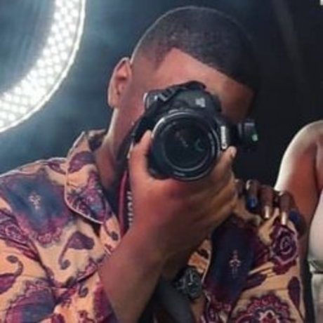 Toy Box Photographer star high quality pictures